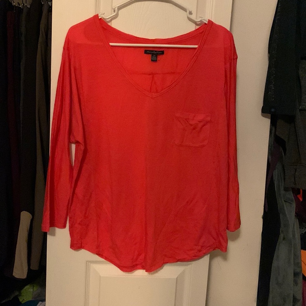 American Eagle raglan tee with pocket